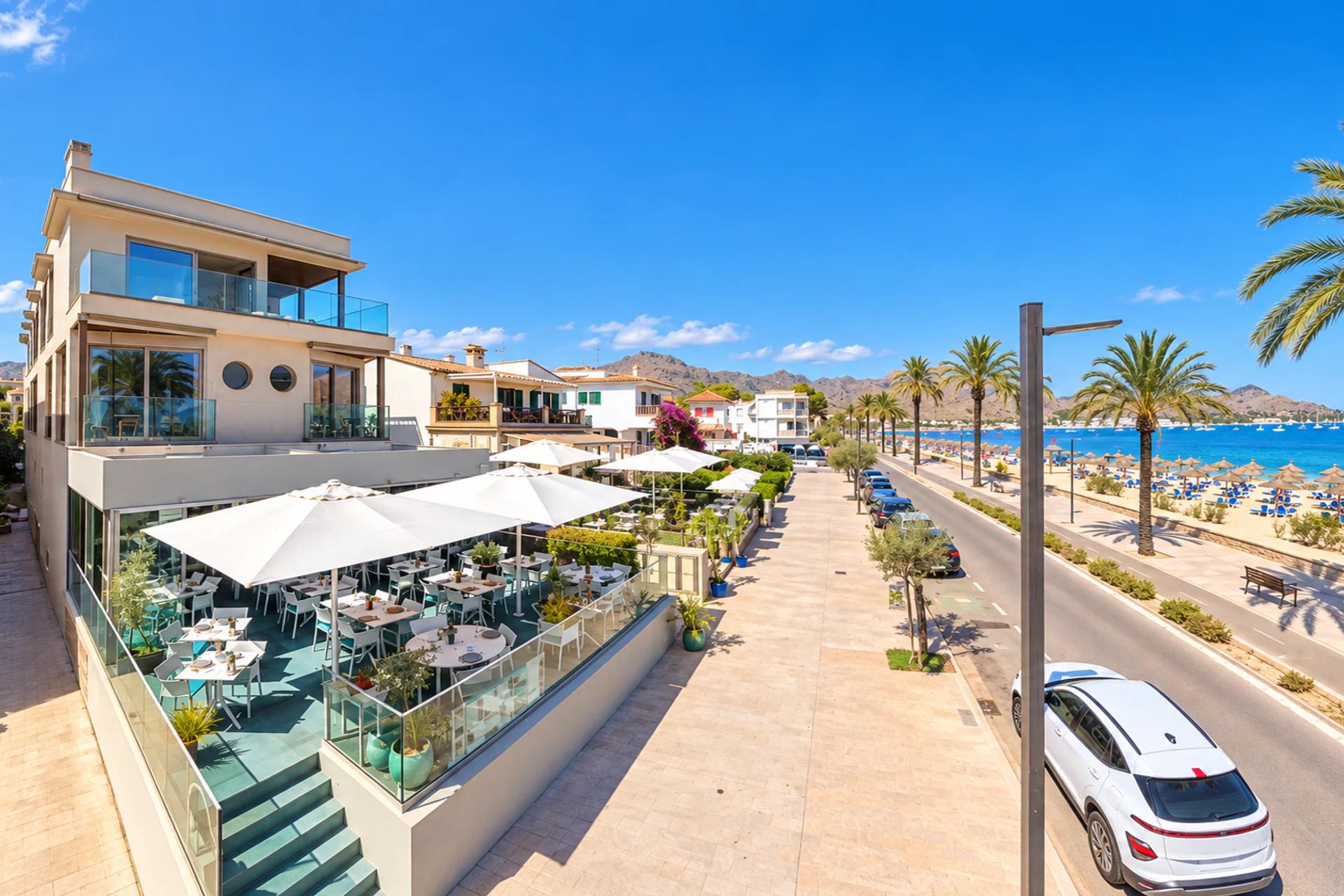 Apartment for sale in Pollensa, North Mallorca — Modern 2-bedroom apartment in first sea line in Port de Pollença