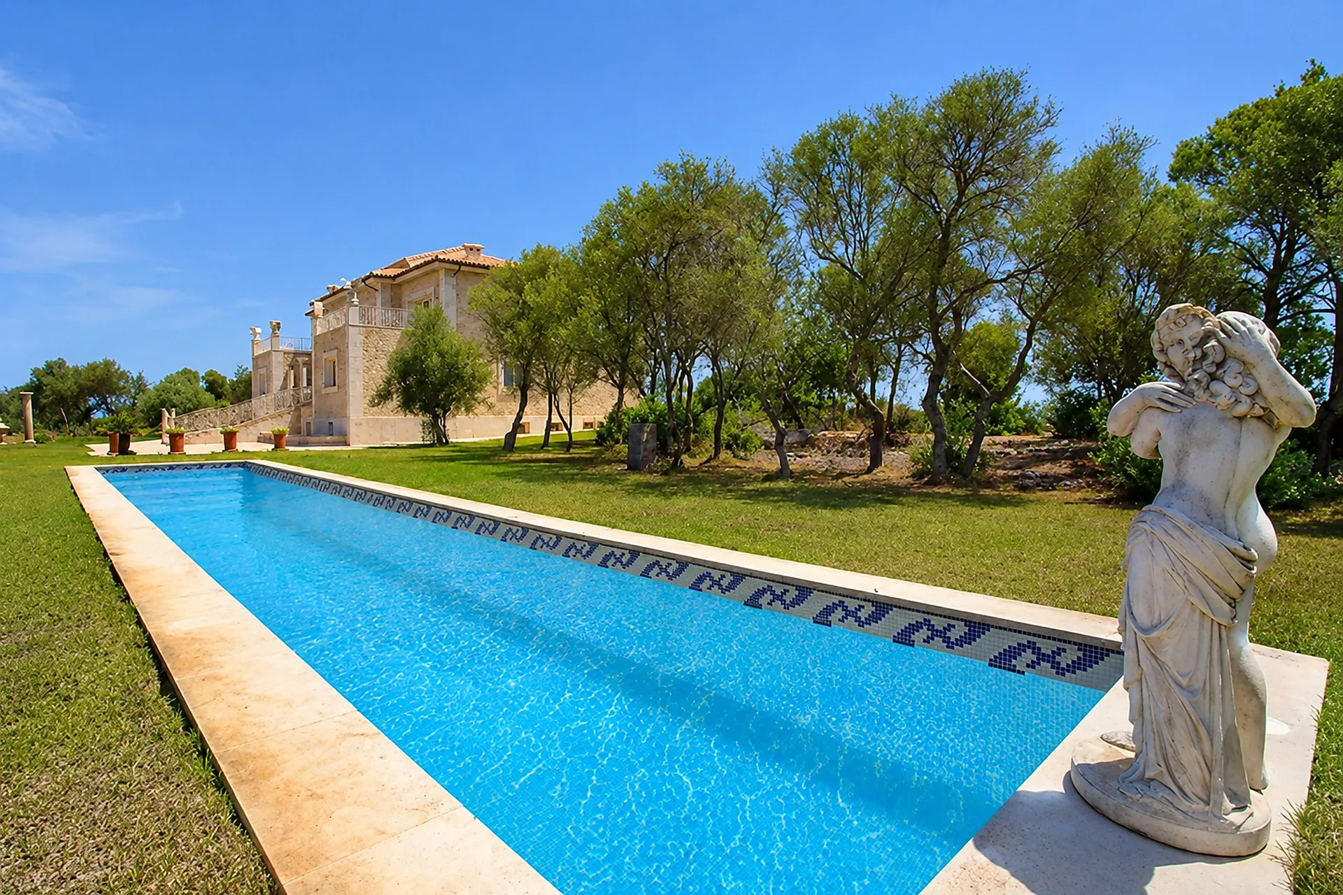Mansión con piscina